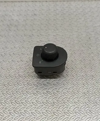 Volkswagen Golf IV Wing mirror switch 1J19595650