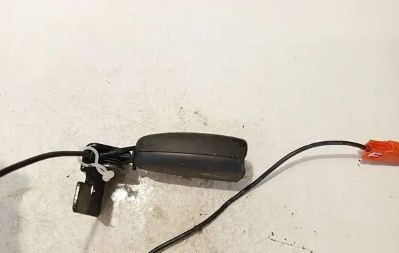 Rear seatbelt buckle