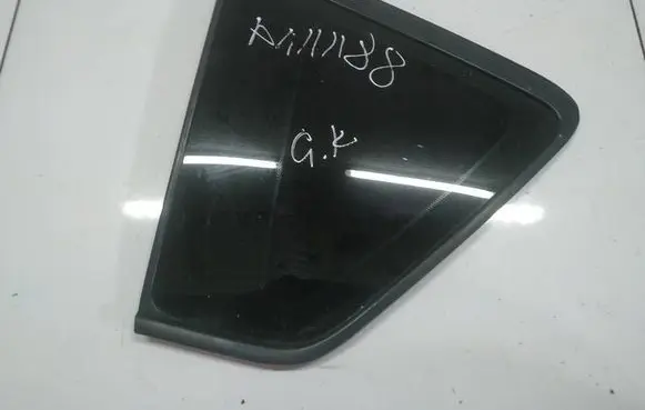 Toyota Corolla Verso AR10 Rear side window AS2