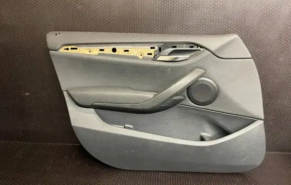 BMW X1 E84 Front door card panel trim 8400001319 A049557