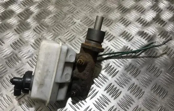 Renault Laguna I Master brake cylinder 311843