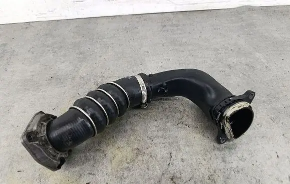 Opel Zafira B Intercooler hose/pipe 1324902113243012