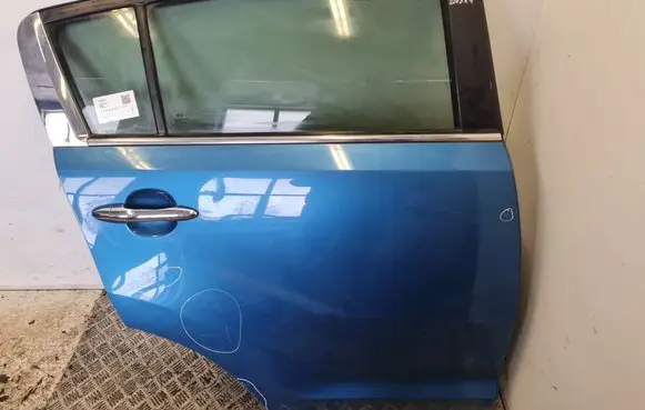 KIA Sportage Rear door 