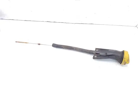 Renault Clio IV Oil level dip stick 8201155685