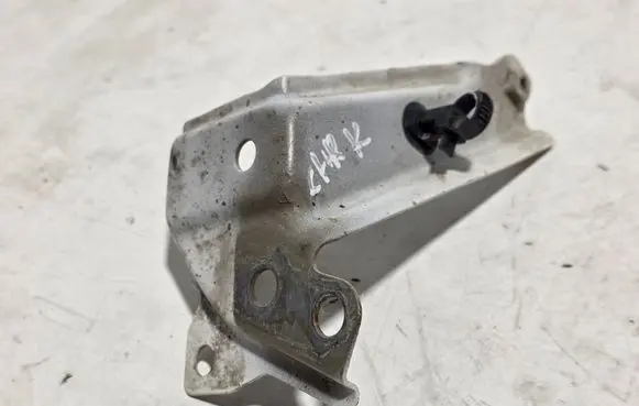 Toyota C-HR I Fender mounting bracket