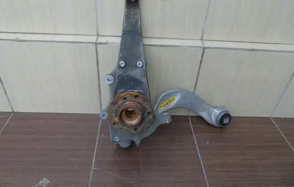 BMW 5 F10 F11 Front wheel hub spindle knuckle