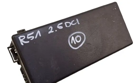 Nissan Pathfinder R51 Relay mounting block 