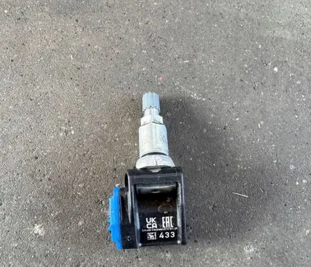 Mercedes-Benz C W206 Tire pressure sensor 0009058413