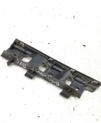 Volkswagen PASSAT B6 Front bumper mounting bracket