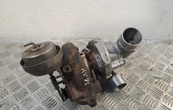 Toyota Avensis T250 Turbo 172010R020