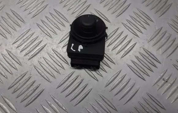 Opel Astra J Wing mirror switch 13271827