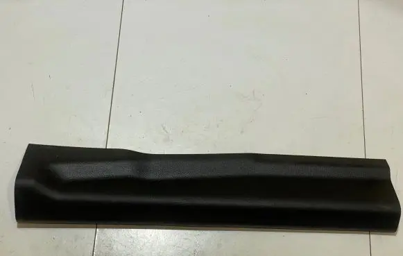 Ford Mustang VI Front sill trim cover FR3B6313201AFW
