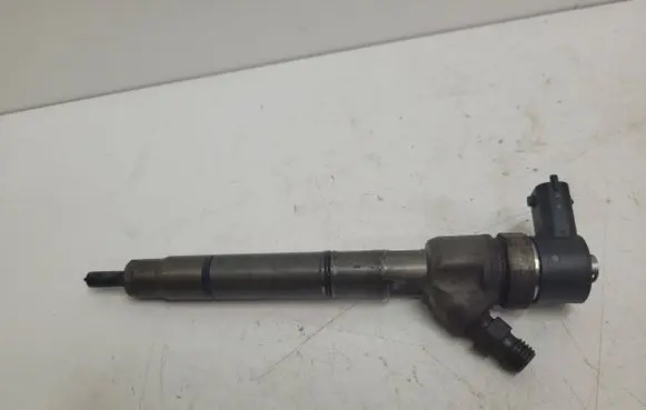 KIA Sportage Fuel injector 338002A800