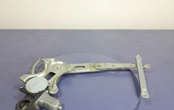 Toyota Prius (NHW20) Front door window regulator with motor