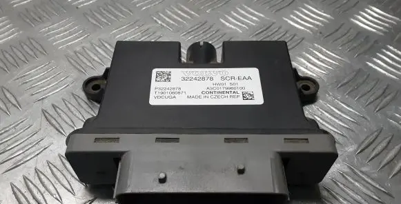 Volvo XC40 Adblue control unit 32242878 A3C0179960100