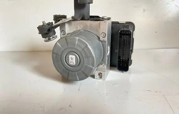 Land Rover Evoque II ABS Pump K8D214F447AN 10022018804