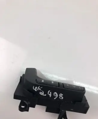 Steering wheel buttons/switches