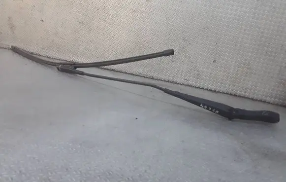 Mercedes-Benz B W245 Windshield/front glass wiper blade A1698200140