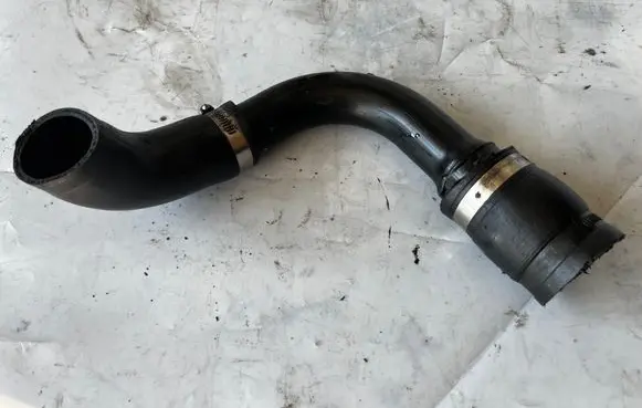 Nissan Patrol Y61 Intercooler hose/pipe