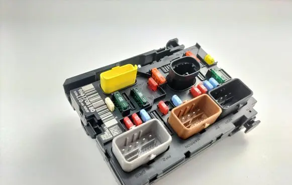 Peugeot 207 Fuse box set 9661708180
