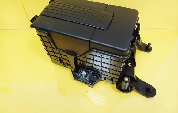 Volkswagen Golf V Battery box tray 1K0915335C 1K0915443A 1K0915333C