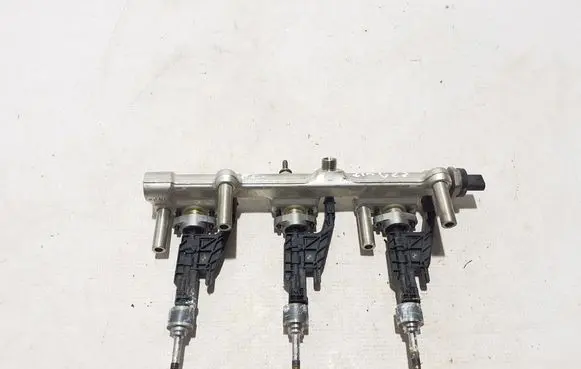 BMW 4 G22 G23 G24 G26 Fuel main line pipe 8698787