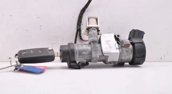 Volkswagen Caddy Ignition lock 6R0905865 6R0905851F