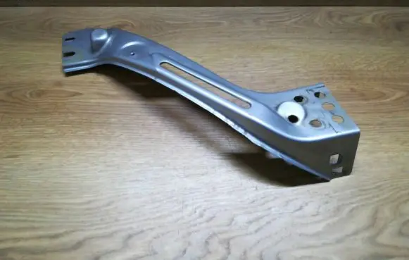 Top upper radiator support slam panel