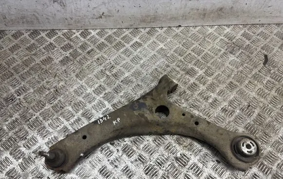 Chrysler Grand Voyager V Front lower control arm/wishbone 