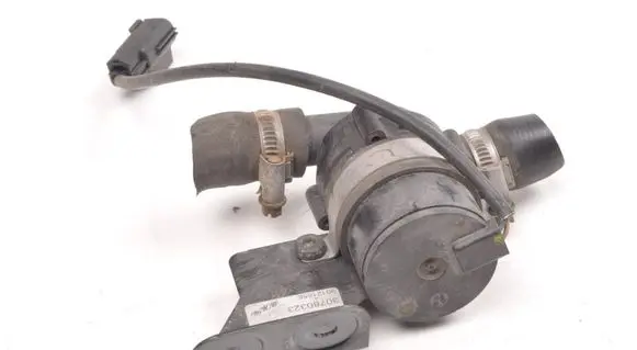 Volvo S80 Water pump 30780323