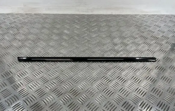 Mercedes-Benz C W204 Rear side glass trim 