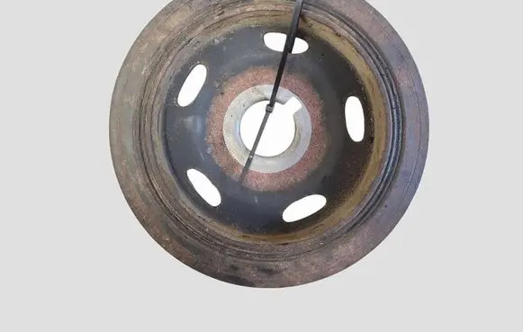 Peugeot 208 I Crankshaft pulley