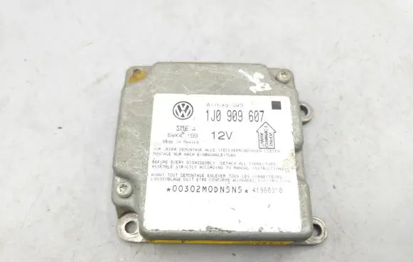 Volkswagen PASSAT B5 Airbag control unit/module 1J0909607 5WK4199