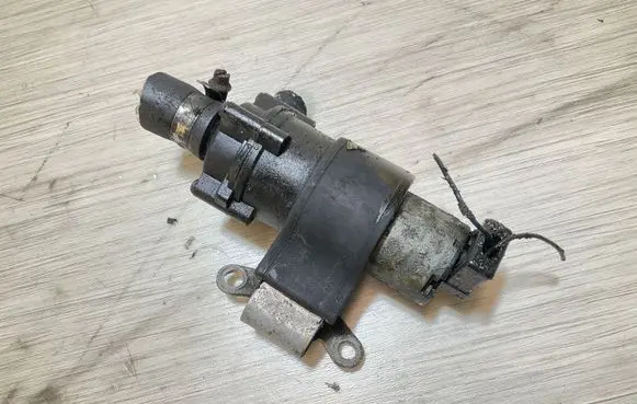 Mercedes-Benz Sprinter W901 W902 W903 W904 Electric auxiliary coolant/water pump A0018358364
