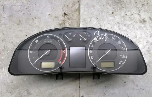 Skoda Superb B5 (3U) Speedometer (instrument cluster)