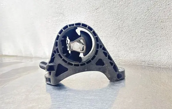 Opel Insignia A Engine mount bracket 13227769