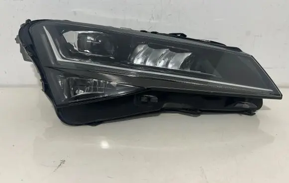 Skoda Superb B8 (3V) Headlight/headlamp 3V1941016D