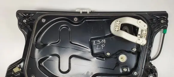Land Rover Discovery 4 - LR4 Front window lifting mechanism without motor 994730