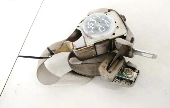 Mitsubishi Galant Front seatbelt 16935