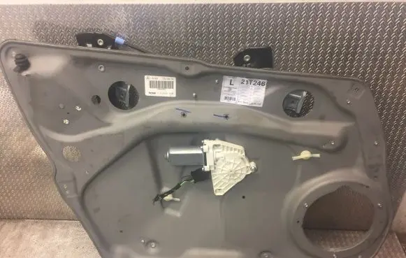 Mercedes-Benz A W169 Front door electric window regulator 1697202979 A1697202979
