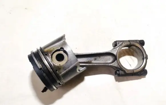 Citroen Xsara Picasso Piston with connecting rod