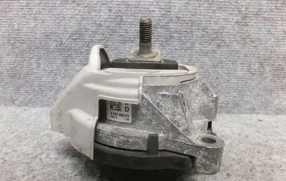 BMW 4 F36 Gran coupe Engine mount bracket 6787668
