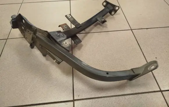 Audi A8 S8 D4 4H Fender mounting bracket 4H0821394 4H0821396
