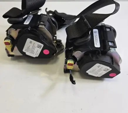 Tesla Model 3 Rear seatbelt 111015401F