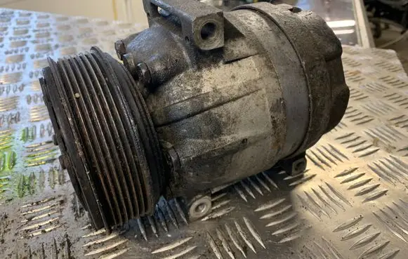 Renault Trafic II (X83) Air conditioning (A/C) compressor (pump) 8200979500