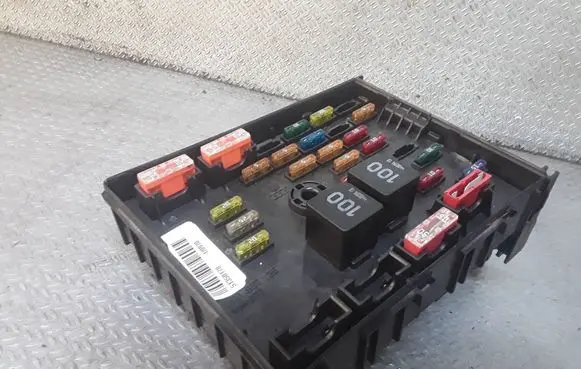 Volkswagen PASSAT CC Fuse module 3C0937125