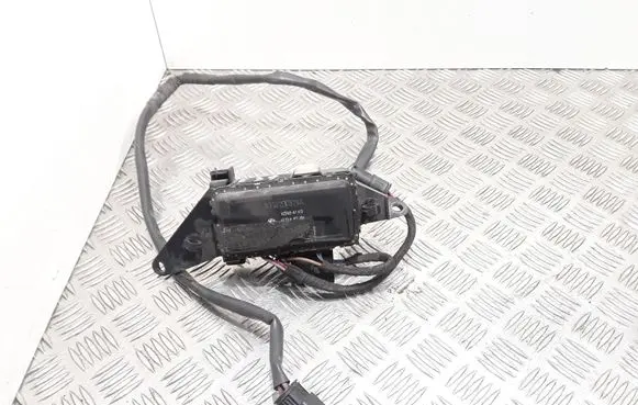 BMW 5 E39 Coolant fan relay 67326921354
