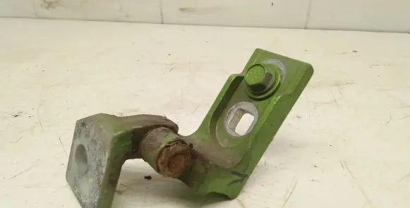Opel Corsa D Front door lower hinge 