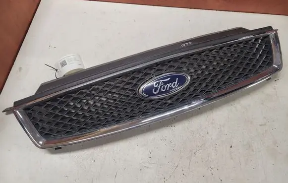 Ford Focus C-MAX Front bumper upper radiator grill 3M51R8138AC 3M51R8B271AD
