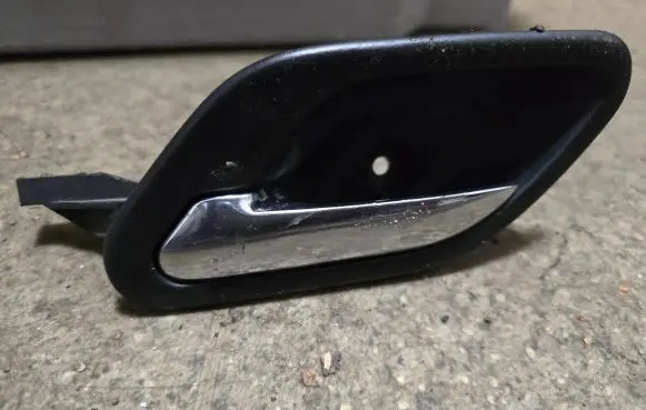 BMW 5 E39 Front door interior handle 8125513